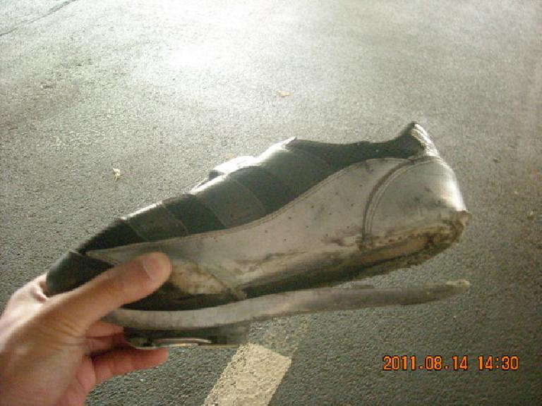 by the end of the ride, my right shoe had totally come apart. No wonder I couldn't seem to generate much power on the upstroke on the last day. (August 14, 2011) by the end of the ride, my right shoe had totally come apart. No wonder I couldn't seem to generate much power on the upstroke on the last day. (August 14, 2011)