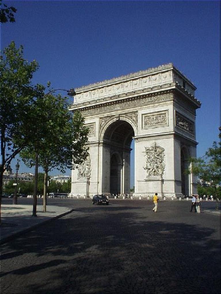 L'Arc de Triomphe, where I stayed in a nice hotel just a couple of blocks away during my last days in Paris.. (August 17, 2003) L'Arc de Triomphe, where I stayed in a nice hotel just a couple of blocks away during my last days in Paris.. (August 17, 2003)