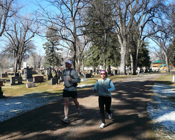 When I met up with Jeff and Alene at the Grand View Cemetery, they had already run 14.5 miles!