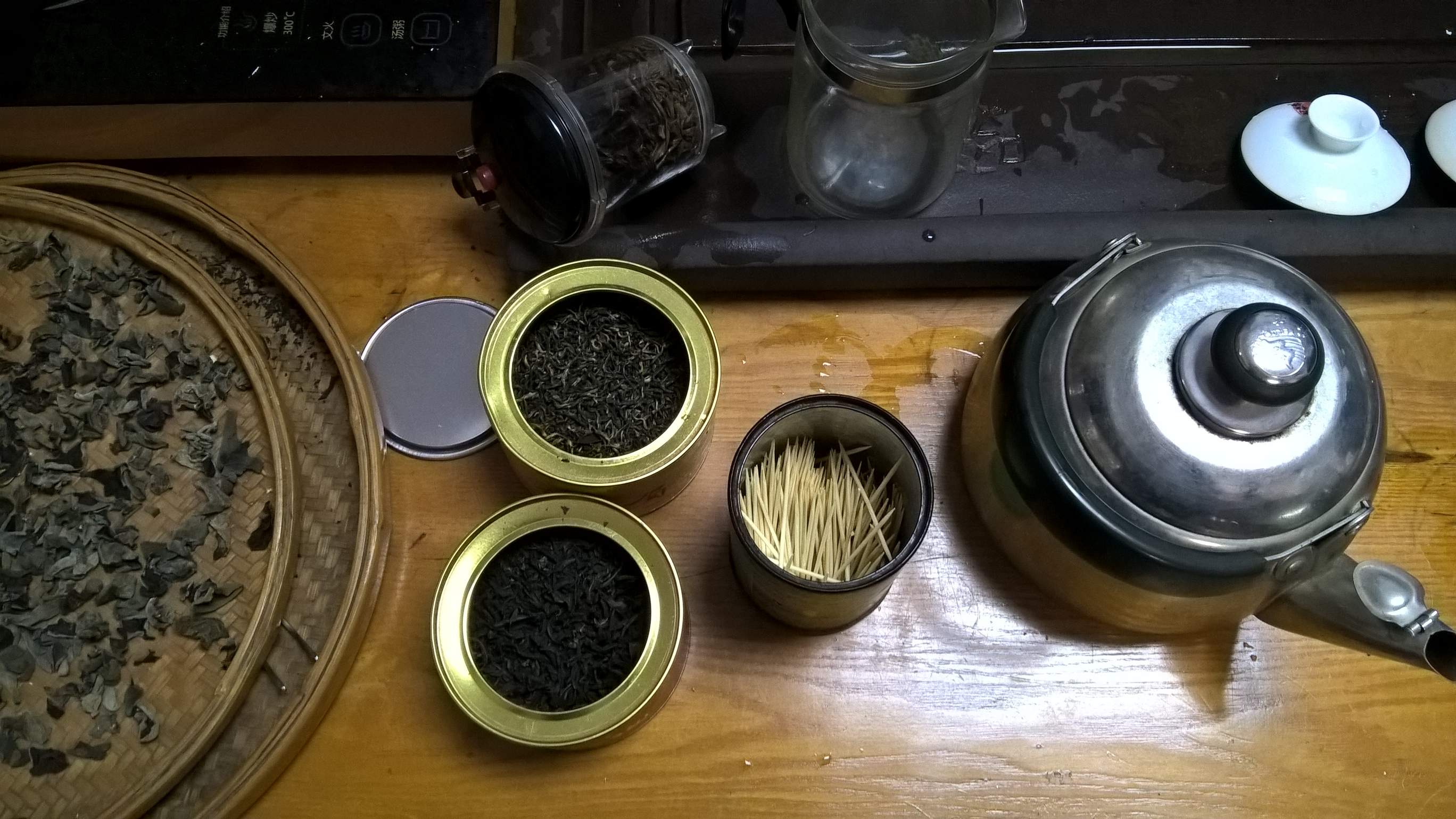 Chinese tea leaves and toothpicks.