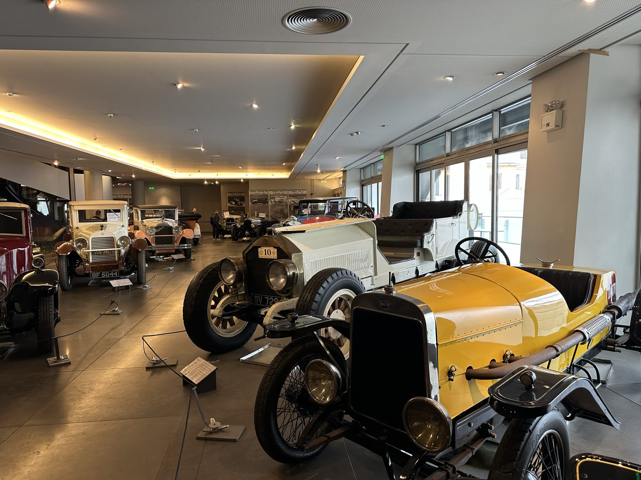 There were many convertibles and roadsters in the Hellenic Motor Museum.