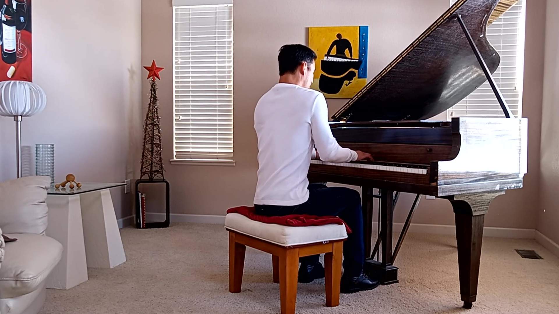 Felix Wong playing Yanni's "In the Morning Light" on the piano.