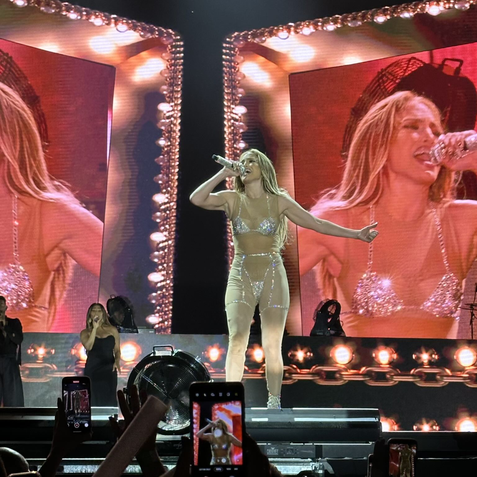 Jennifer Lopez singing "Love Don't Cost a Thing" in the city of Pontevedra, Spain.