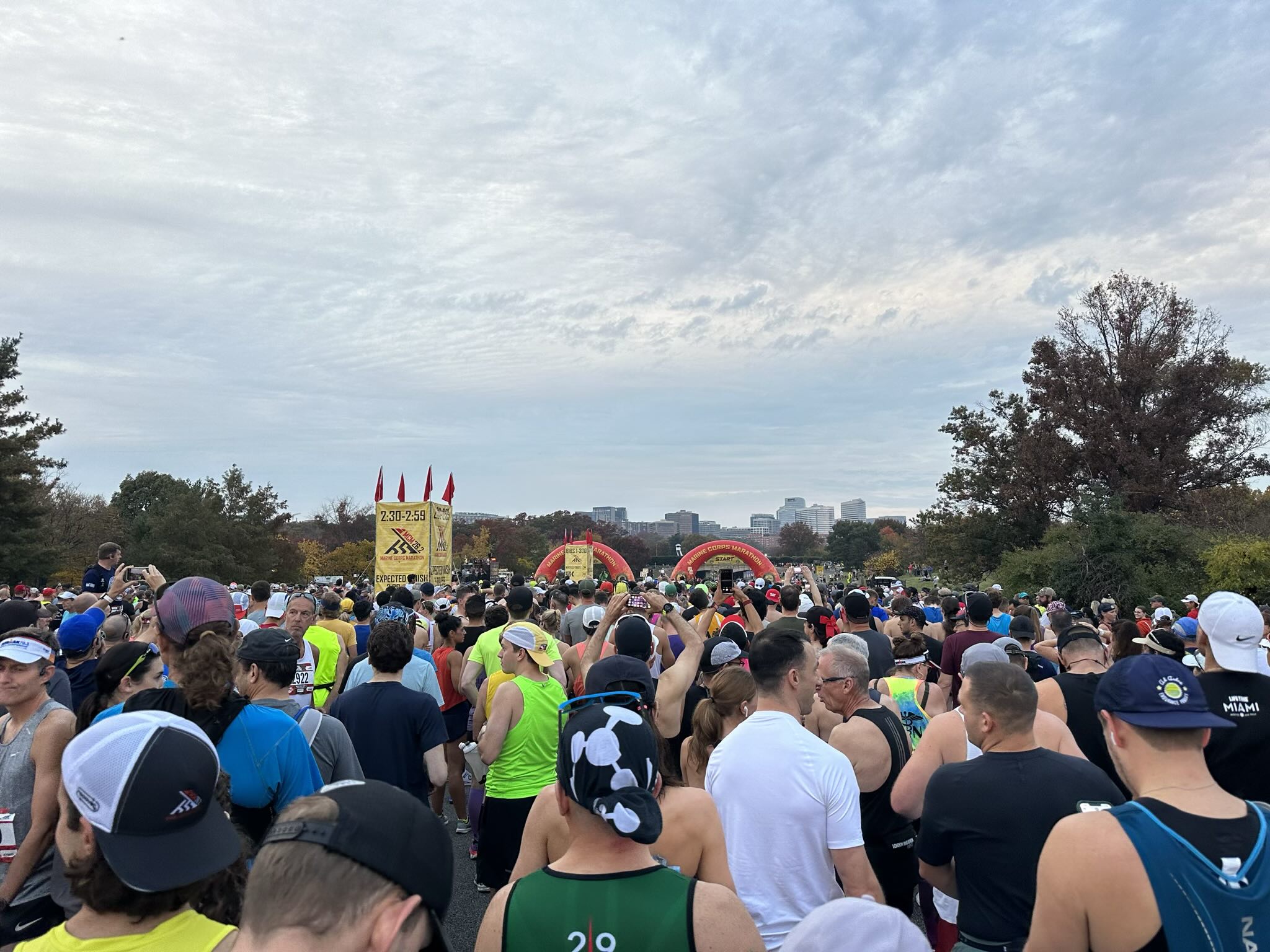 Runners at the start of the 2023 Marine Corps Marathon.
