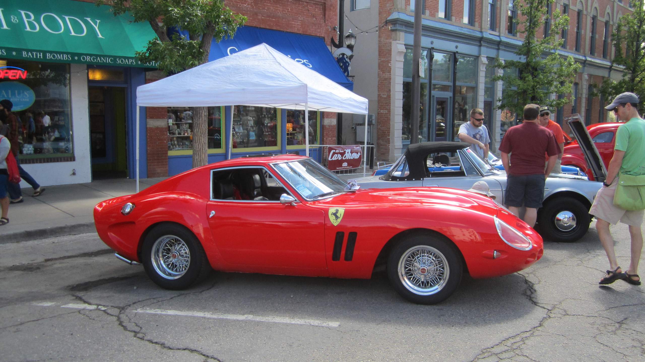 red Ferrari GTO