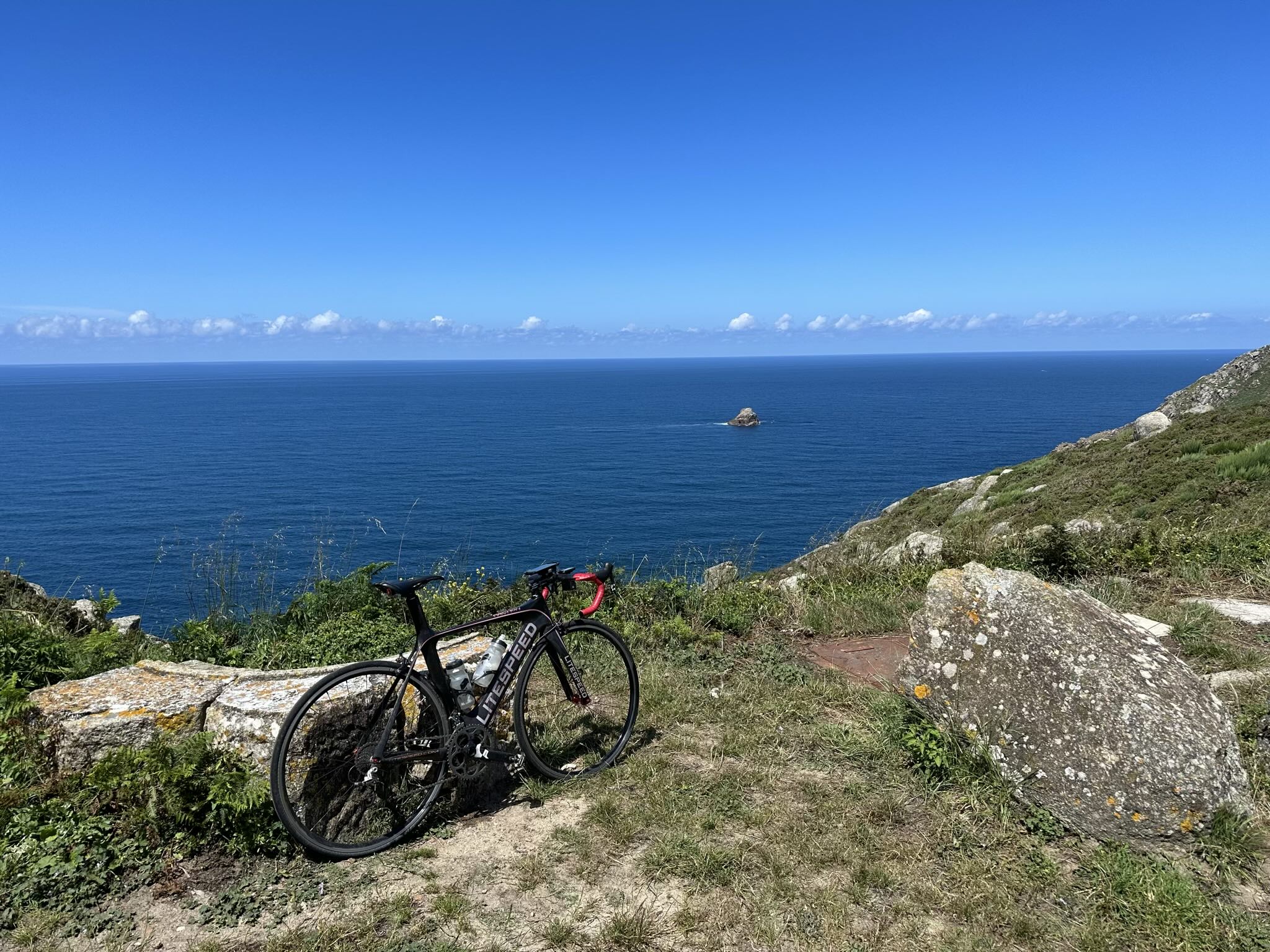 The Litespeed Archon C2 in Fisterra, with the north Atlantic Ocean in the background.