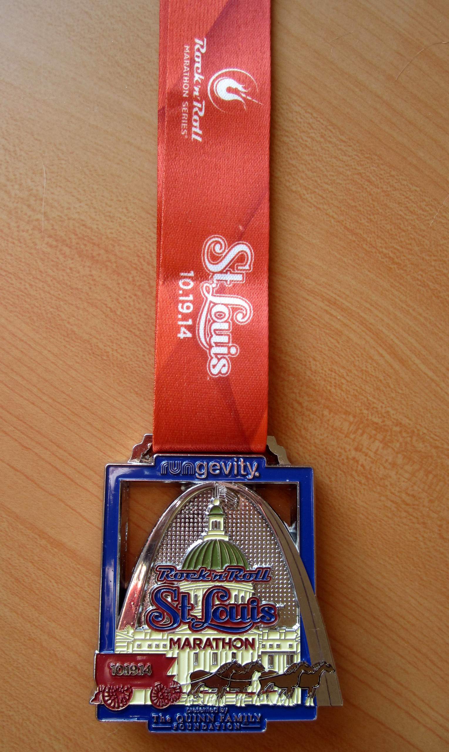 The medal awarded to finishers of the 2014 Rock 'n' Roll St. Louis Marathon.