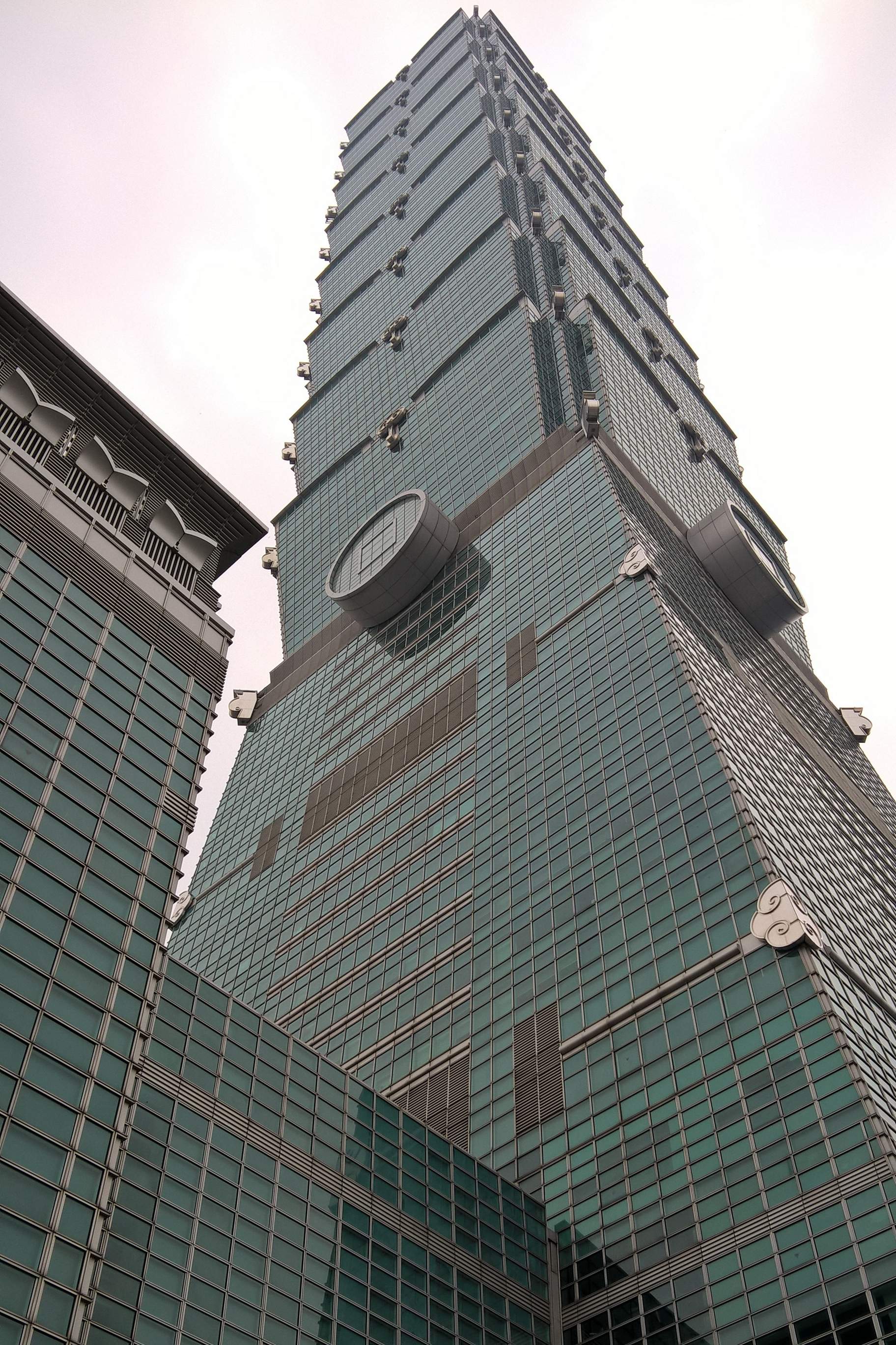 The Taipei 101 was the world's tallest building from 2004-2009.