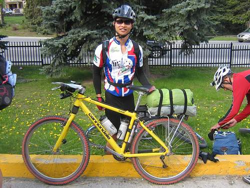Felix Wong and his yellow Cannondale F700 at the start of the inaugural Tour Divide Canada-to-Mexico mountain bike race.