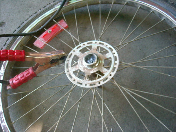 Why is my bike hub loose? A bike hub under repair