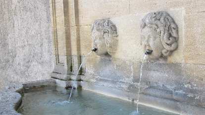Fountains on Cours de Minimes.