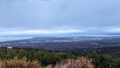 The view of Anchorage from the Flattop Mountain viewpoint.