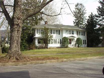 The homes in the vicinity of the Grove Park Inn were very large. The homes in the vicinity of the Grove Park Inn were very large.