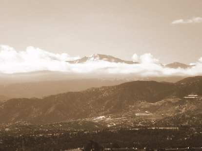 Pikes Peak towering above Colorado Springs. Photo: Bandy Nuon. Pikes Peak towering above Colorado Springs.