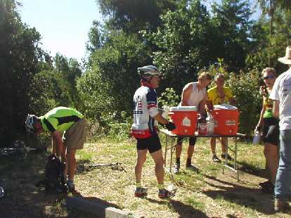 [Mile 52, 9:15 a.m.] At Rest Stop #2--Sibley Picnic Area--Joseph Maurer (wearing the RUSA jersey) and AJ fill their bottles/Camelback.  Water would become a precious commodity later in the day!