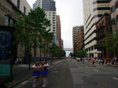 So I finally came out to do Bay to Breakers for the first time.  Here are some girls all dressed up as cheerleaders.