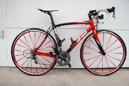 Another bike with swoopy lines: Neospazzy's Pedal Force RS2.
