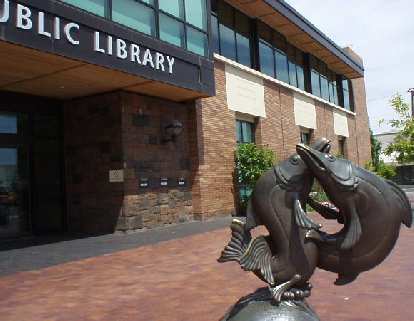 Back to downtown, Bend has a very nice public library.
