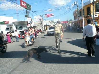 Navigating through central San Andres Itzapa.
