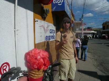 It was a hot day so we enjoyed some ice cream in Itzapa.