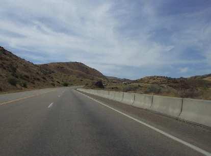 The story changed just 20 miles north of Boise. :( Now the scenery was homogeneously desert-like with no trees anywhere.