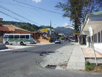 Another view of downtown Boquete and the mountains from Avenida Central. (09 Mar 2007) Another view of downtown Boquete and the mountains from Avenida Central.