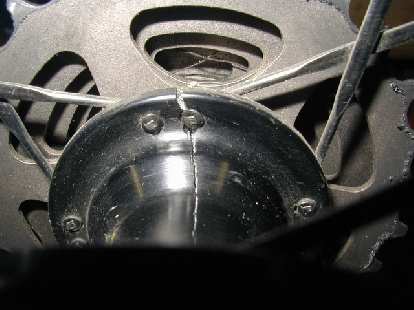 A closer view of the crack in the hub.