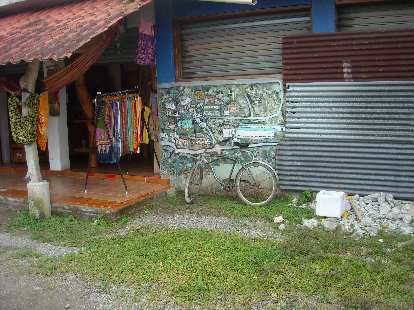A bicycle in Cahuita.