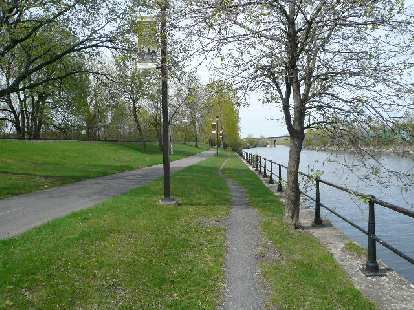 Four days later, I went for a long run on the same trail and went to its terminus in Lachine.  On the left is a trail for bicycles and in the middle is a gravel trail for joggers like me.