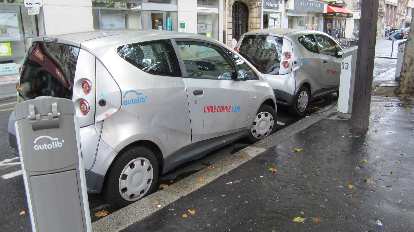 Autolib city cars, designed by Pininfarina, in Paris. Autolib city cars, designed by Pininfarina, in Paris.