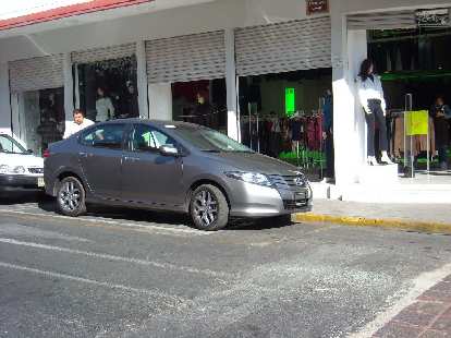 A Honda City. I thought it was interesting that these would be sold in Mexico instead of the Honda Civic, which I think is about the same size and is ubiquitous in the U.S. A Honda City. I thought it was interesting that these would be sold in Mexico instead of the Honda Civic, which I think is about the same size and is ubiquitous in the U.S.