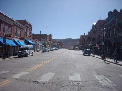 [Mile 49, 10:13 a.m.] Cripple Creek was a cute town.