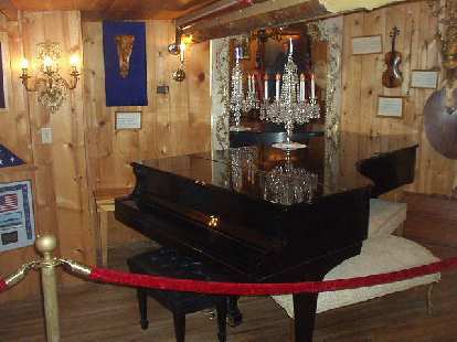 Korczak's grand piano sure dwarfed mine.
