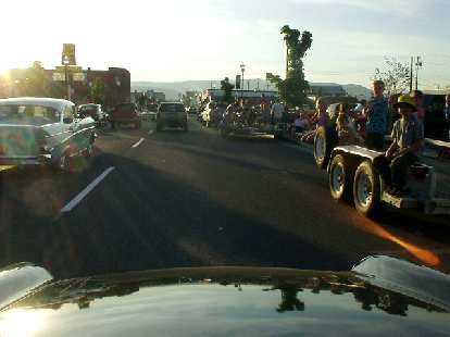 When leaving the Dalles, Elaina and I even joined in the cruise for a lap of downtown. Here are some people waving and saying, "Look... an Alfa Romeo!" When leaving the Dalles, Elaina and I even joined in the cruise for a lap of downtown. Here are some people waving and saying, "Look... an Alfa Romeo!"