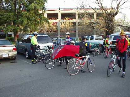 Mile 0, 6:45 a.m.: Gathering for a mass start, here is part of the small recumbent contingent. Mile 0, 6:45 a.m.: Gathering for a mass start, here is part of the small recumbent contingent.