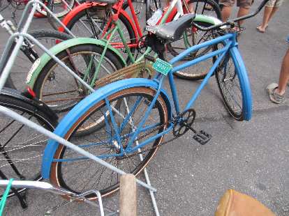 Blue cruiser with "1MOBKE" license plate. Blue cruiser with "1MOBKE" license plate.