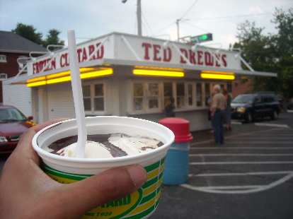 A Ted Drewes' Frozen Custard stand (another recommendation by Alyssa), a St. Louis classic. I had their Daily Special, a hot fudge sundae for $2.50. (17 Aug 2011) A Ted Drewes' Frozen Custard stand (another recommendation by Alyssa), a St. Louis classic. I had their Daily Special, a hot fudge sundae for $2.50.