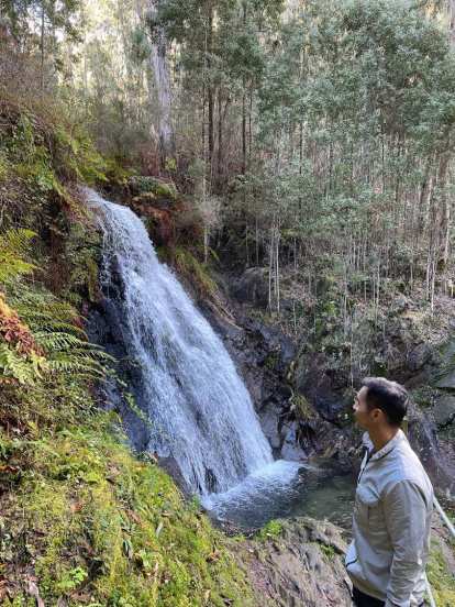 Felix looking at the Freixa Alta waterfall.