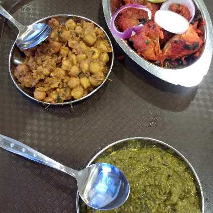 Chicken tikka, dry channa and palak peneer at Jaggi's Authentic Punjabi Cuisine in Little India, Singapore.