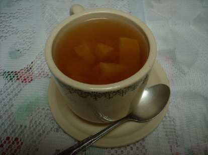 Tea with apples (ponche) at a restaurant in Capulalpan de M̩ndez.