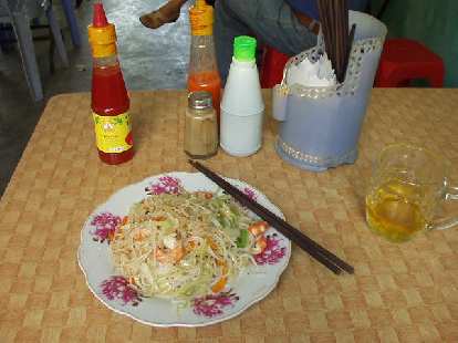 Noodles with shrimp and Vietnamese tea in Hue.