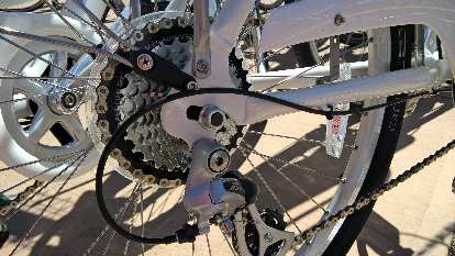 Rear cogs on Zagster city share bicycle.