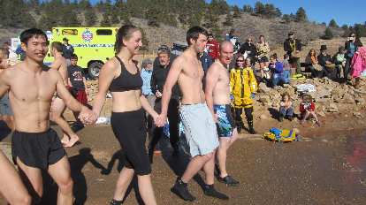 The Psycho Sabihondos team about to enter the water.