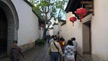 More lanterns off Yangqiao E Rd. in Fuzhou, China.