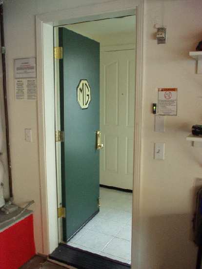 Another view of the MG door into the foyer. (01 Jun 2004) Another view of the MG door into the foyer.
