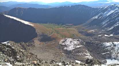 The ridge and valley below Grays and Torreys Peaks. The ridge and valley below Grays and Torreys Peaks.