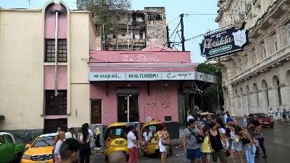 El Floridita, a restaurant that Ernest Hemingway frequented for its daiquiris and is now kind of a tourist trap. El Floridita, a restaurant that Ernest Hemingway frequented for its daiquiris and is now kind of a tourist trap.