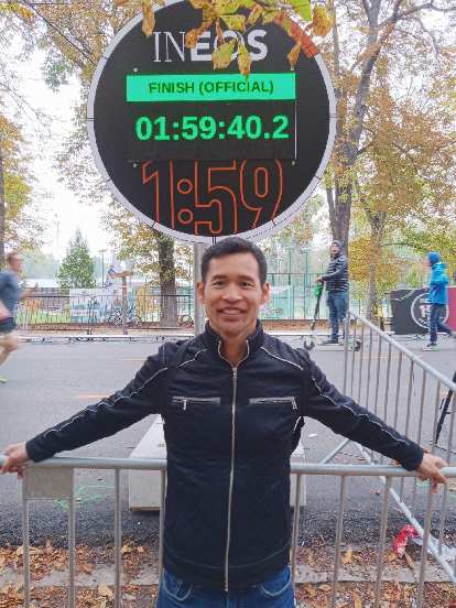 Felix Wong in front of a time clock displaying Eliud Kipchoge's time of 1:59:40. Nowadays I am happy to run 15 miles in that time. Kipchoge ran a whole marathon! Felix Wong in front of a time clock displaying Eliud Kipchoge's time of 1:59:40. Nowadays I am happy to run 15 miles in that time. Kipchoge ran a whole marathon!