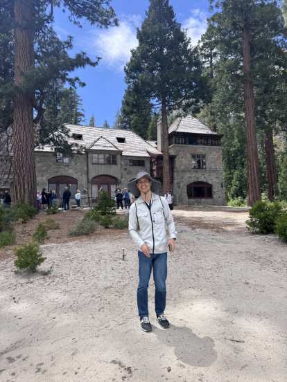 Felix in front of the Vikingshold Castle.