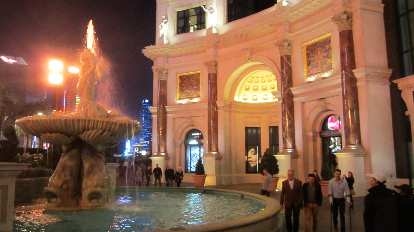 A fountain outside Caesar's Palace. (19 Nov 2013) A fountain outside Caesar's Palace.
